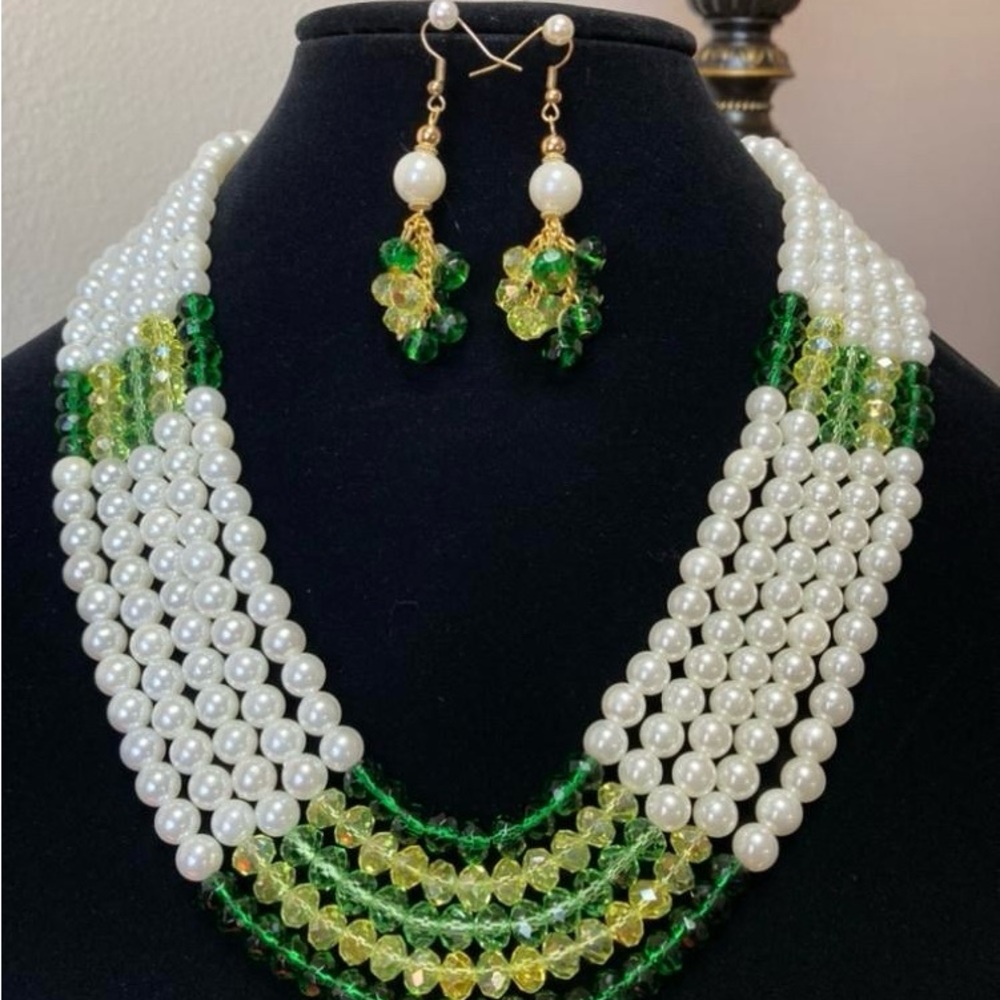 Elegant Green and White Pearl Necklace and Earring Set